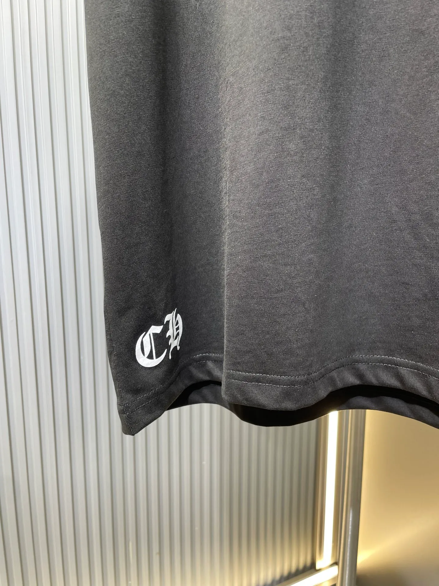 🅿️280 CH🌟【Top original order】Gypsophila cross short sleeves. Process description: The fabric is made of 26-woven 200g cotton, and the printing is made of special imported slurry. The overall alignment is straight and delicate, the fabric is comfortable and soft, and the color is consistent without color difference. It can be matched with the same style to create a fashionable look, control various occasions, customized accessories, complete three standards, the same style for men and women! ⚠️size:sml